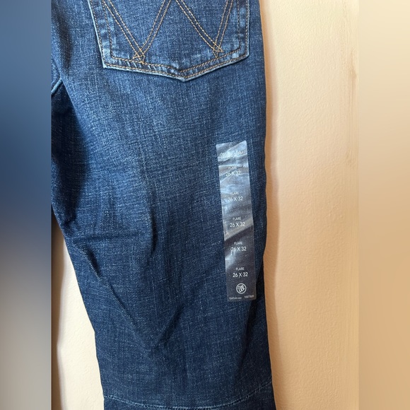 Wrangler Retro The Green Jean High-Rise Flare Trousers - Picture 5 of 7